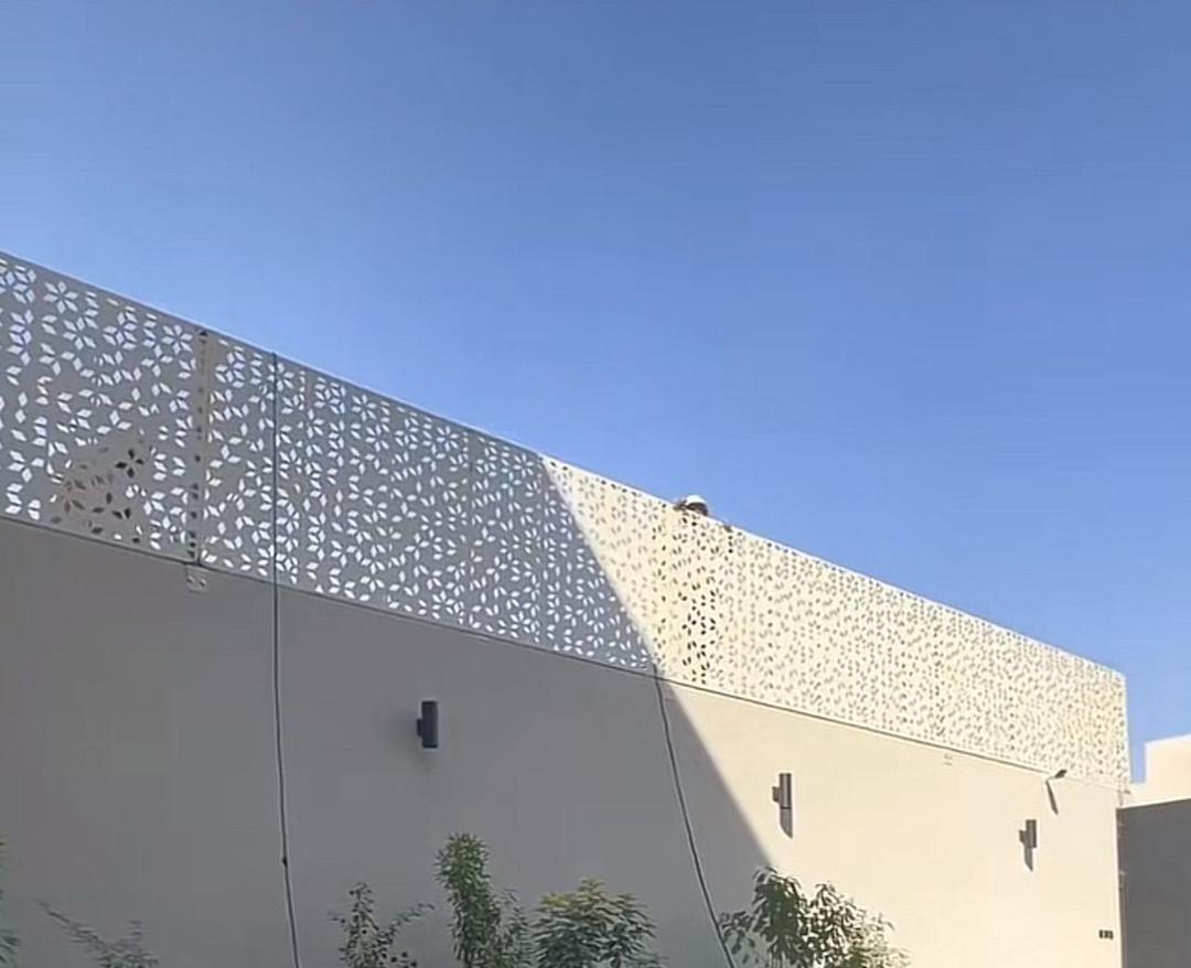 حداد ومظلات وسواتر الرياض